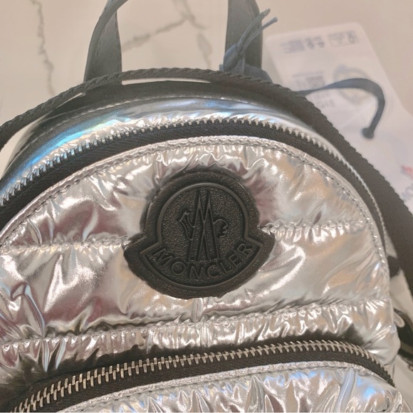 🌚 MONCLER Small Kilia Puffer Crossbody Bag Metallic Silver Foil - Picture 4 of 14